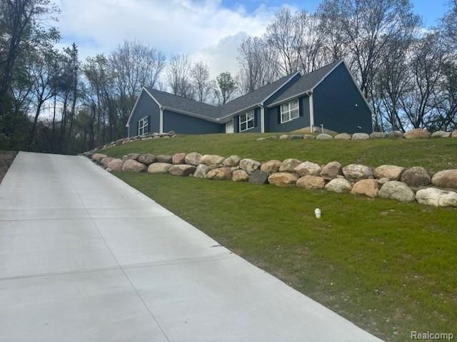 2909 Hideaway Beach Drive, Brighton Township, MI 48114