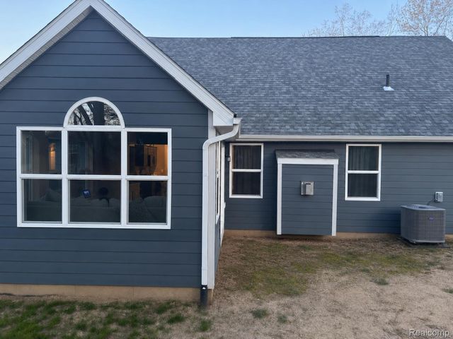 2909 Hideaway Beach Drive, Brighton Township, MI 48114