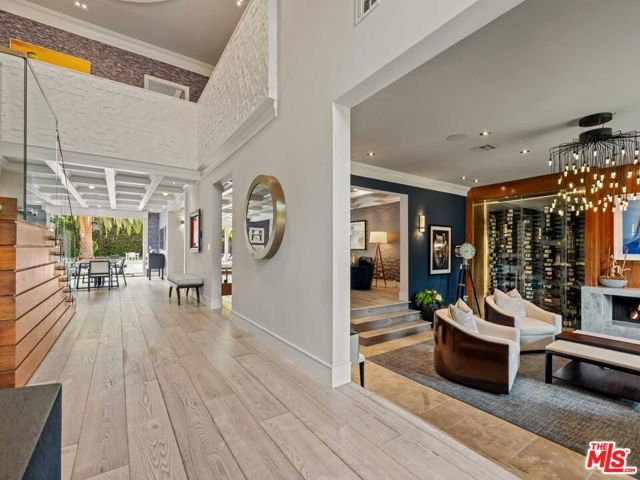 4555 Densmore Avenue, Encino (los Angeles), CA 91436