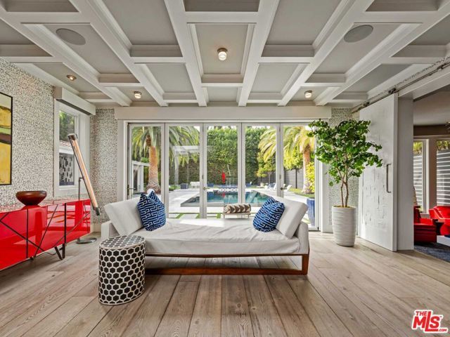 4555 Densmore Avenue, Encino (los Angeles), CA 91436