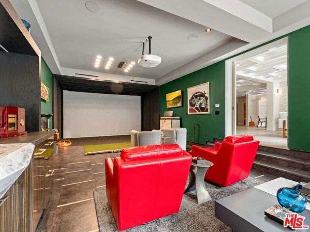 4555 Densmore Avenue, Encino (los Angeles), CA 91436