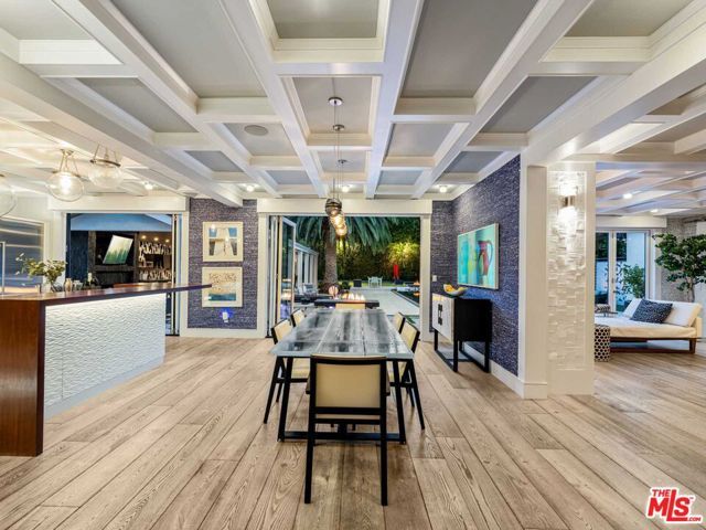 4555 Densmore Avenue, Encino (los Angeles), CA 91436