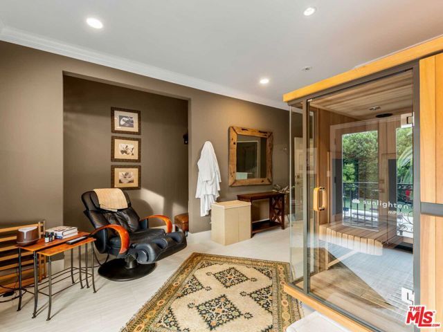 4555 Densmore Avenue, Encino (los Angeles), CA 91436