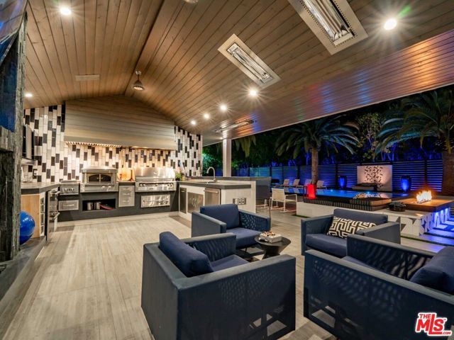 4555 Densmore Avenue, Encino (los Angeles), CA 91436