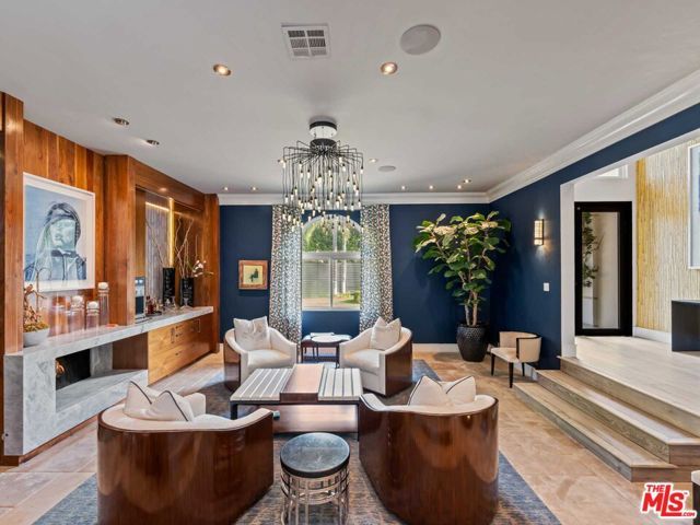 4555 Densmore Avenue, Encino (los Angeles), CA 91436