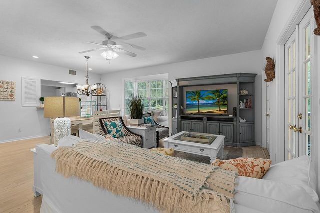1260 PALMETTO Court 106, Vero Beach, FL 32963