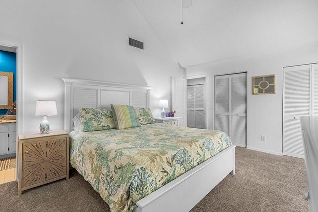 1260 PALMETTO Court 106, Vero Beach, FL 32963