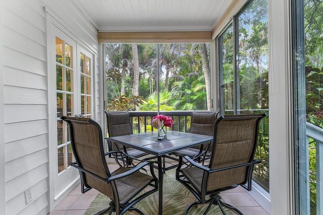 1260 PALMETTO Court 106, Vero Beach, FL 32963