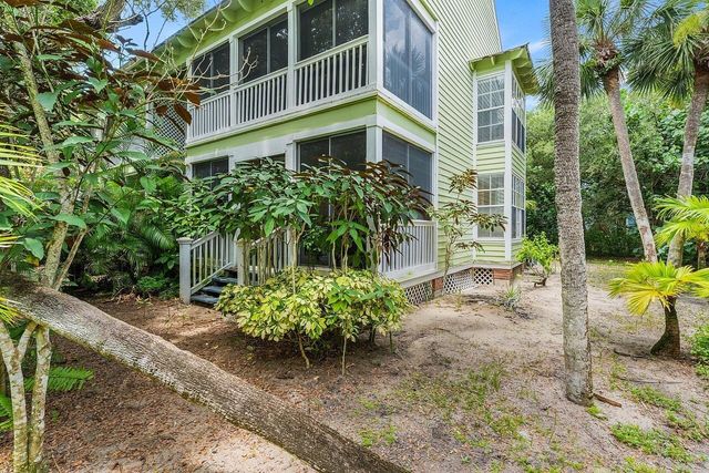 1260 PALMETTO Court 106, Vero Beach, FL 32963