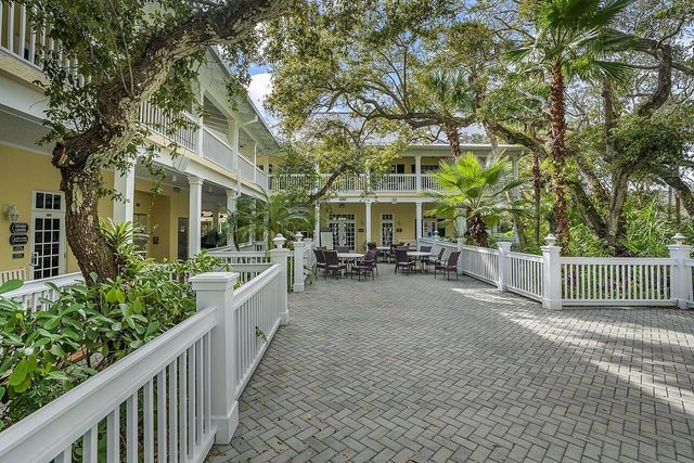 1260 PALMETTO Court 106, Vero Beach, FL 32963