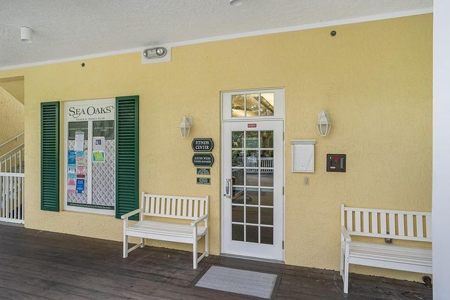 1260 PALMETTO Court 106, Vero Beach, FL 32963