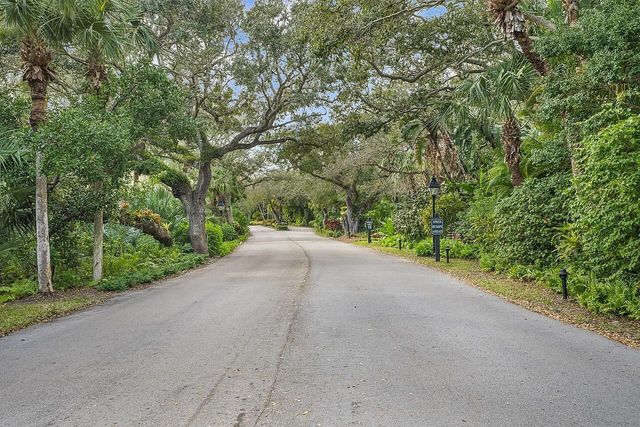 1260 PALMETTO Court 106, Vero Beach, FL 32963