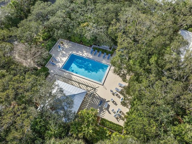 1260 PALMETTO Court 106, Vero Beach, FL 32963