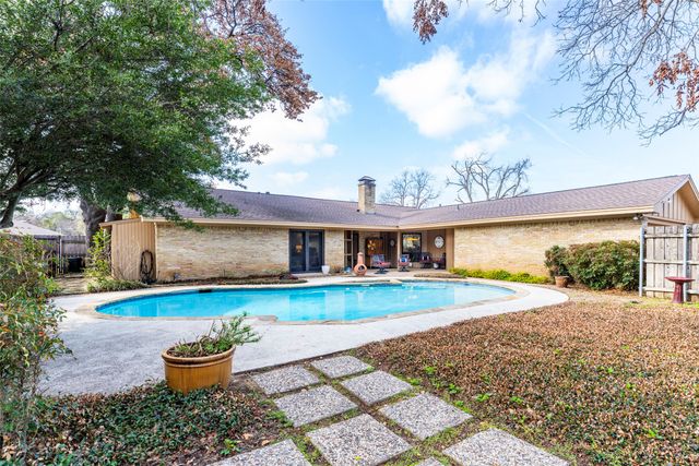 2405 Perryland Drive, Arlington, TX 76013