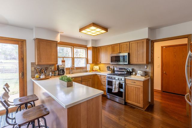 5081 Adele Drive, Gurnee, IL 60031