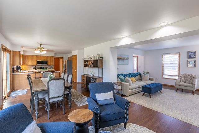 5081 Adele Drive, Gurnee, IL 60031