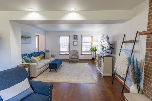 5081 Adele Drive, Gurnee, IL 60031