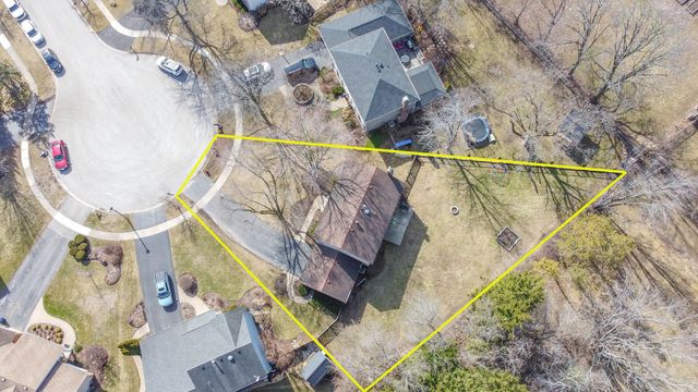 5081 Adele Drive, Gurnee, IL 60031