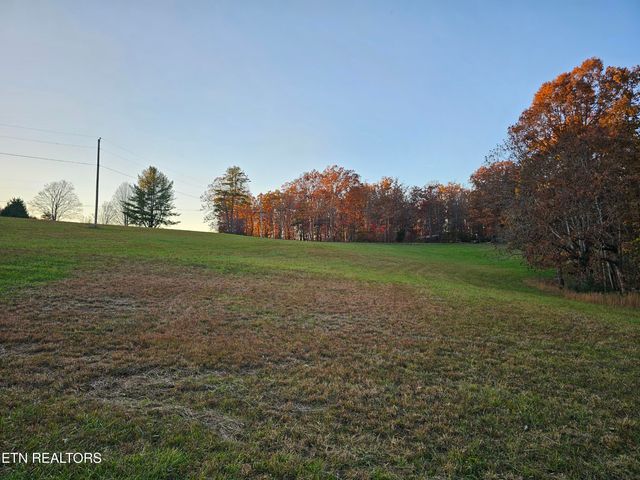 160 Tinch Rd, Sunbright, TN 37872