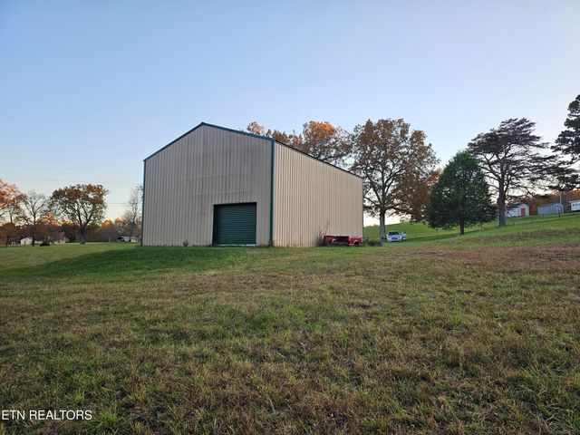 160 Tinch Rd, Sunbright, TN 37872