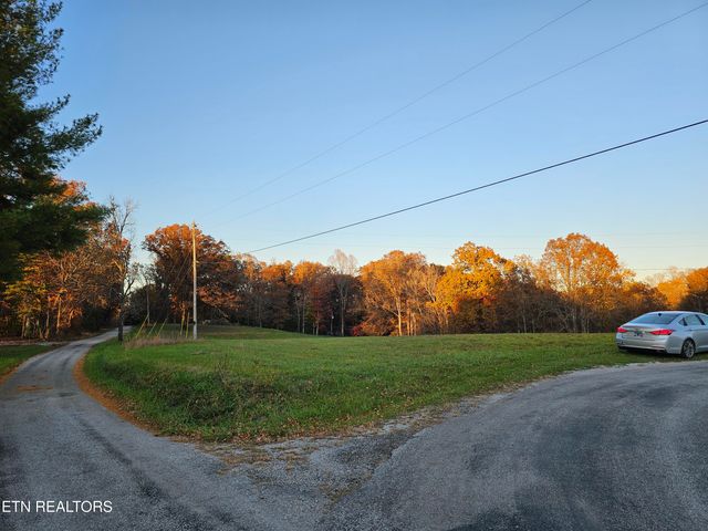 160 Tinch Rd, Sunbright, TN 37872