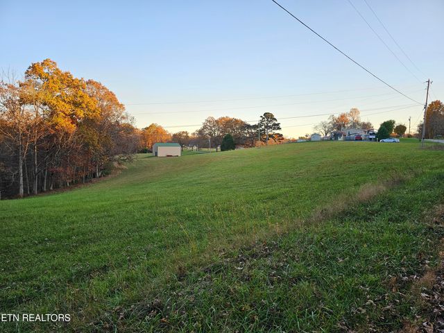 160 Tinch Rd, Sunbright, TN 37872