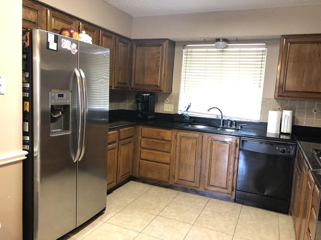 8715 Lawncliff Lane, Houston, TX 77040