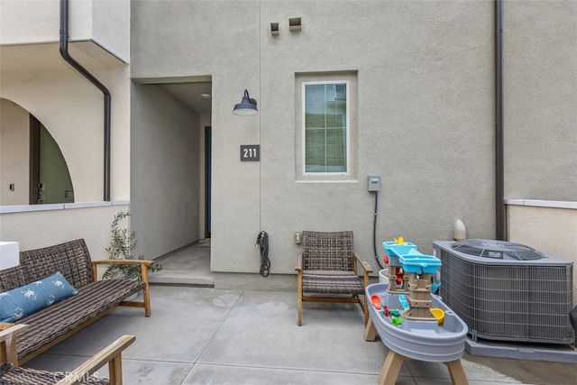 211 Equine Way, Rancho Mission Viejo, CA 92694