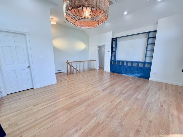 14 A Belmont St A, Somerville, MA 02143