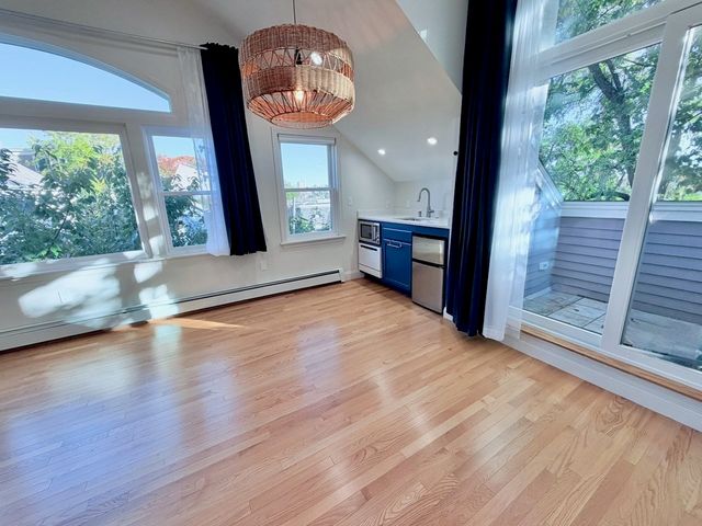 14 A Belmont St A, Somerville, MA 02143