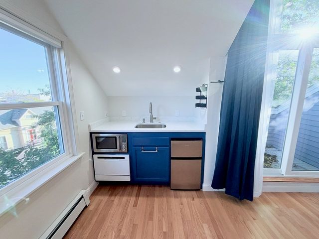 14 A Belmont St A, Somerville, MA 02143