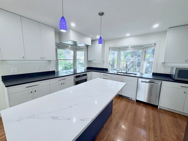14 A Belmont St A, Somerville, MA 02143
