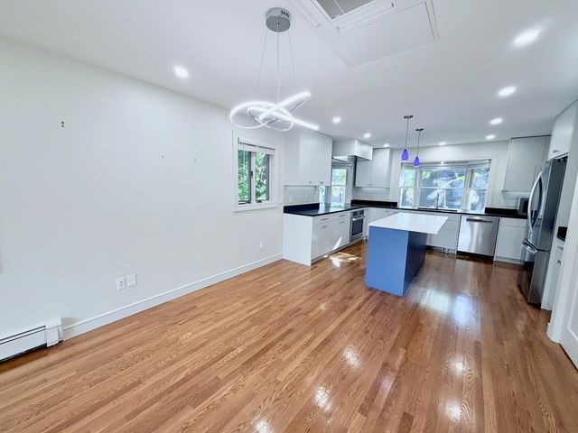 14 A Belmont St A, Somerville, MA 02143