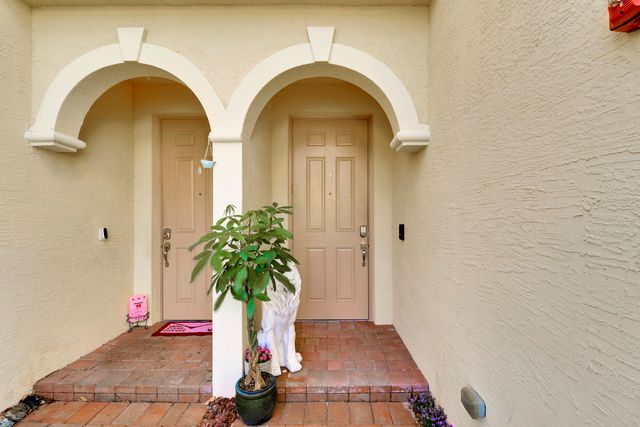 9504 SW MERLIN Court, Stuart, FL 34997