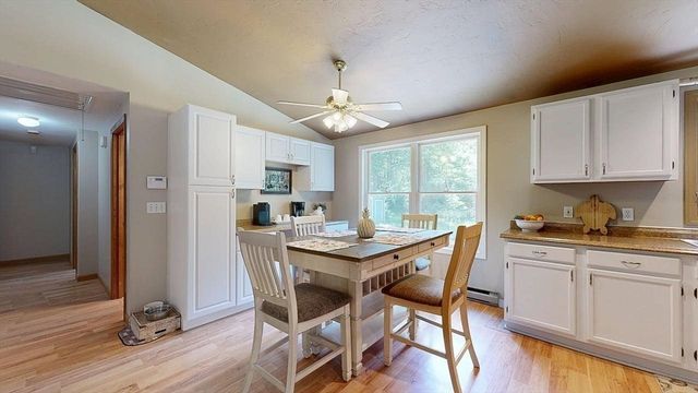 93 Franklin St, Douglas, MA 01516