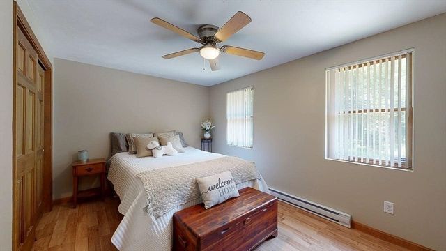 93 Franklin St, Douglas, MA 01516