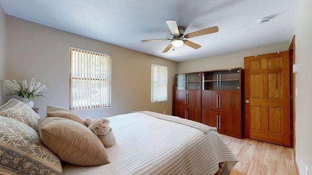 93 Franklin St, Douglas, MA 01516