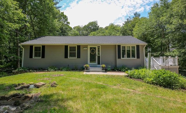93 Franklin St, Douglas, MA 01516