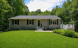 93 Franklin St, Douglas, MA 01516