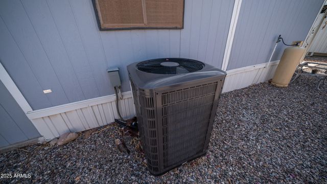 301 S SIGNAL BUTTE Road 51, Apache Junction, AZ 85120