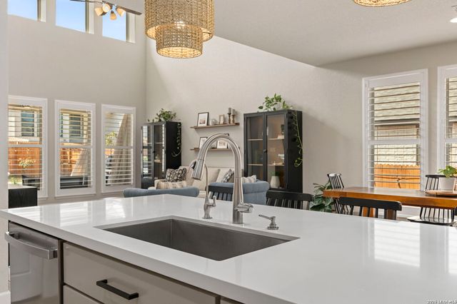 1873 Luna Street, New Braunfels, TX 78132