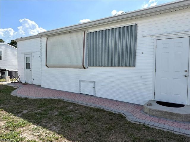 4621 Liberty LN E, Estero, FL 33928