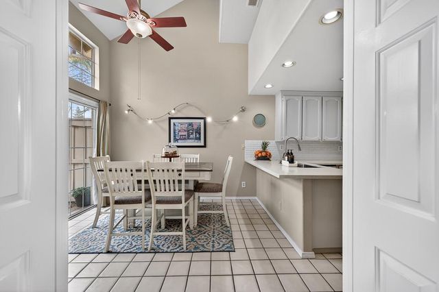 111 Cool Springs Ct, Folsom, CA 95630