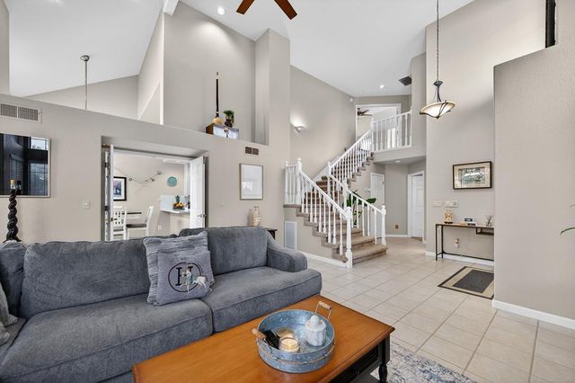 111 Cool Springs Ct, Folsom, CA 95630