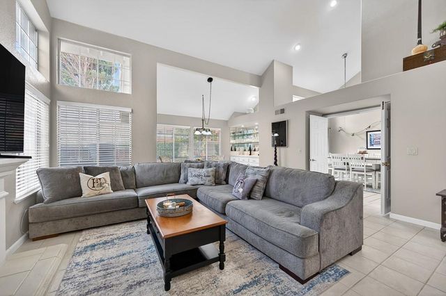 111 Cool Springs Ct, Folsom, CA 95630