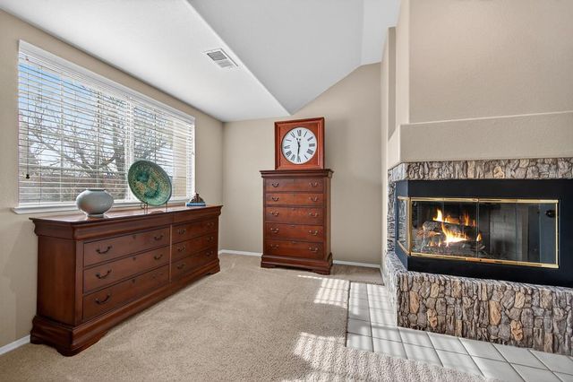 111 Cool Springs Ct, Folsom, CA 95630