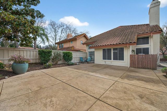 111 Cool Springs Ct, Folsom, CA 95630