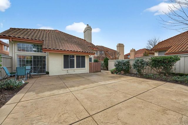 111 Cool Springs Ct, Folsom, CA 95630