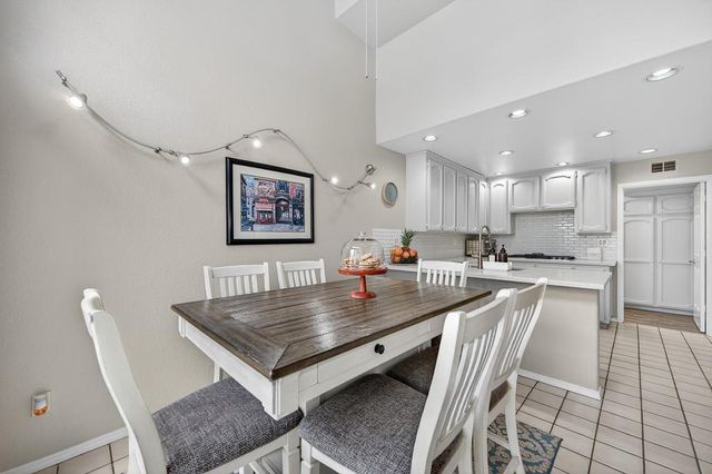 111 Cool Springs Ct, Folsom, CA 95630