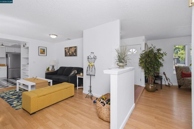 7723 Countryfield Dr, Sacramento, CA 95828